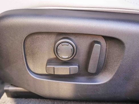 New 2026 Land Rover Range Rover Velar Dynamic SE image 20