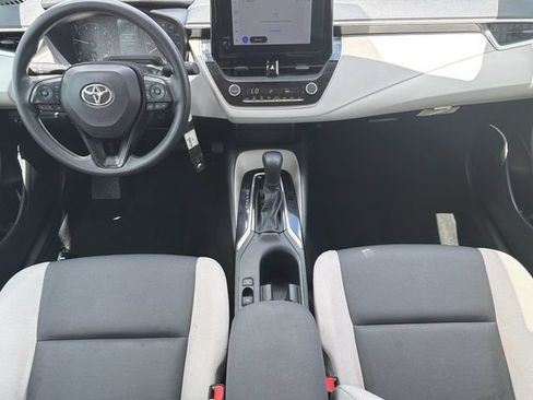 Used 2025 Toyota Corolla LE FWD image 9
