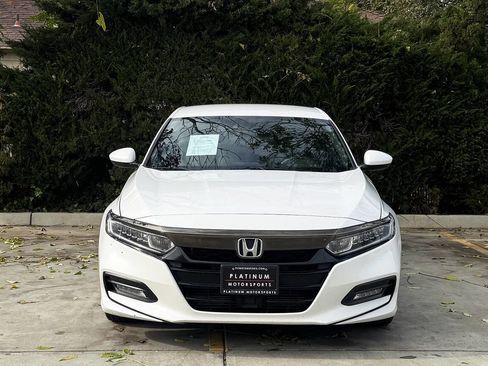Used 2019 Honda Accord Sport image 2
