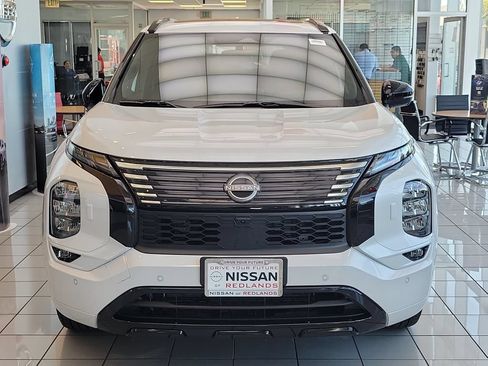 New 2026 Nissan Rogue Platinum AWD/4WD image 2