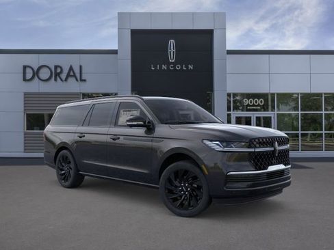 New 2026 Lincoln Navigator L Reserve AWD/4WD image 7
