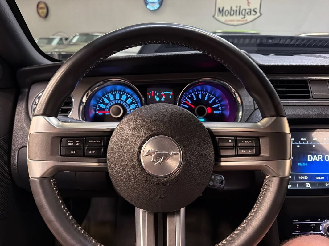 Used 2014 Ford Mustang GT RWD image 17