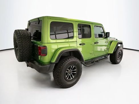 Used 2025 Jeep Wrangler Unlimited Rubicon AWD/4WD image 6