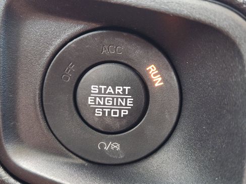 Used 2024 Jeep Wrangler Unlimited Sport AWD/4WD image 21