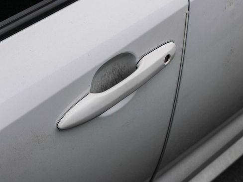 Used 2024 Toyota Corolla LE FWD image 9