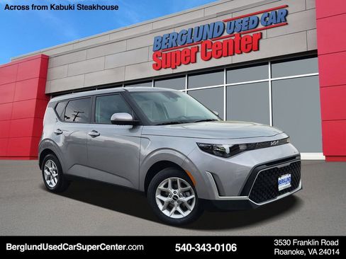 Used 2025 Kia Soul LX w/ LX Technology Package FWD image 1