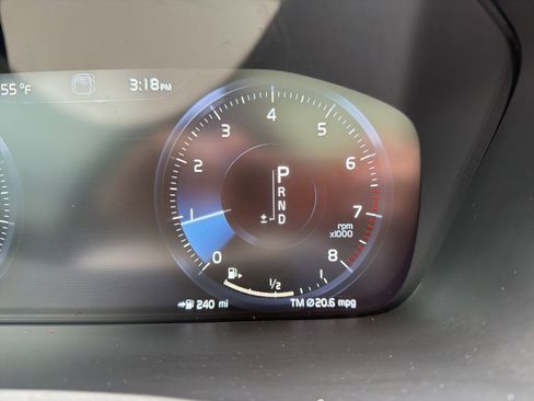 Used 2020 Volvo XC90 T5 Momentum w/ Protection Package Premier image 50