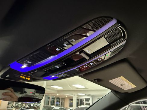 Used 2020 Porsche Cayenne S image 25