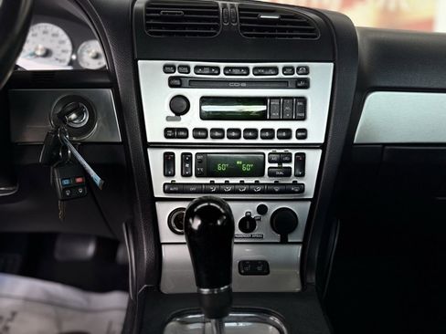 Used 2003 Ford Thunderbird Base image 26