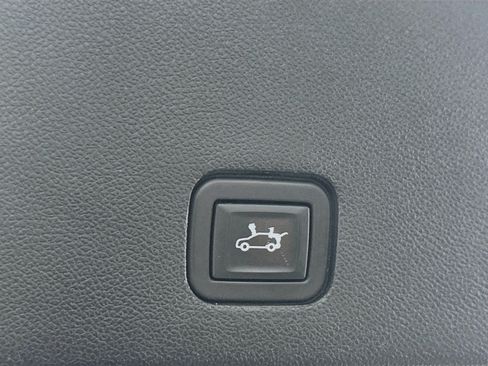Used 2020 Cadillac XT6 Premium Luxury FWD image 32