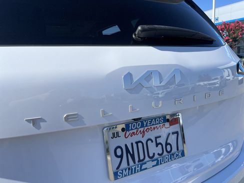 Used 2024 Kia Telluride EX w/ EX Captain's Chair Package FWD image 31