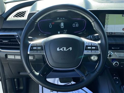 Used 2025 Kia Telluride EX image 12