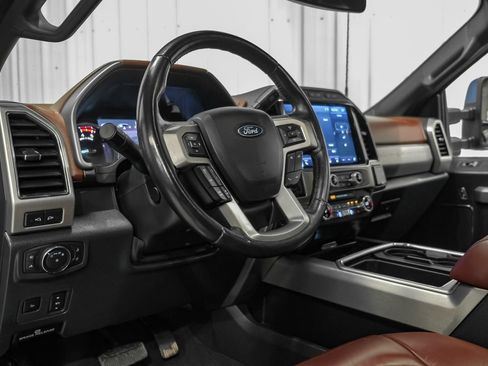 Used 2022 Ford F350 Platinum w/ FX4 Off-Road Package AWD/4WD image 15