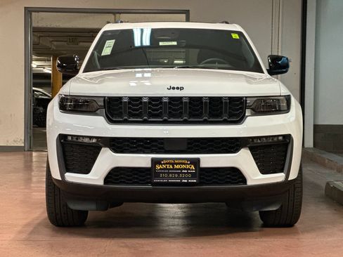New 2026 Jeep Grand Cherokee L Limited AWD/4WD image 8