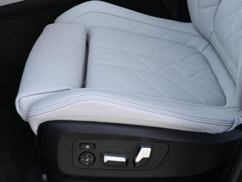 Used 2026 BMW X5 xDrive40i w/ Premium Package image 27