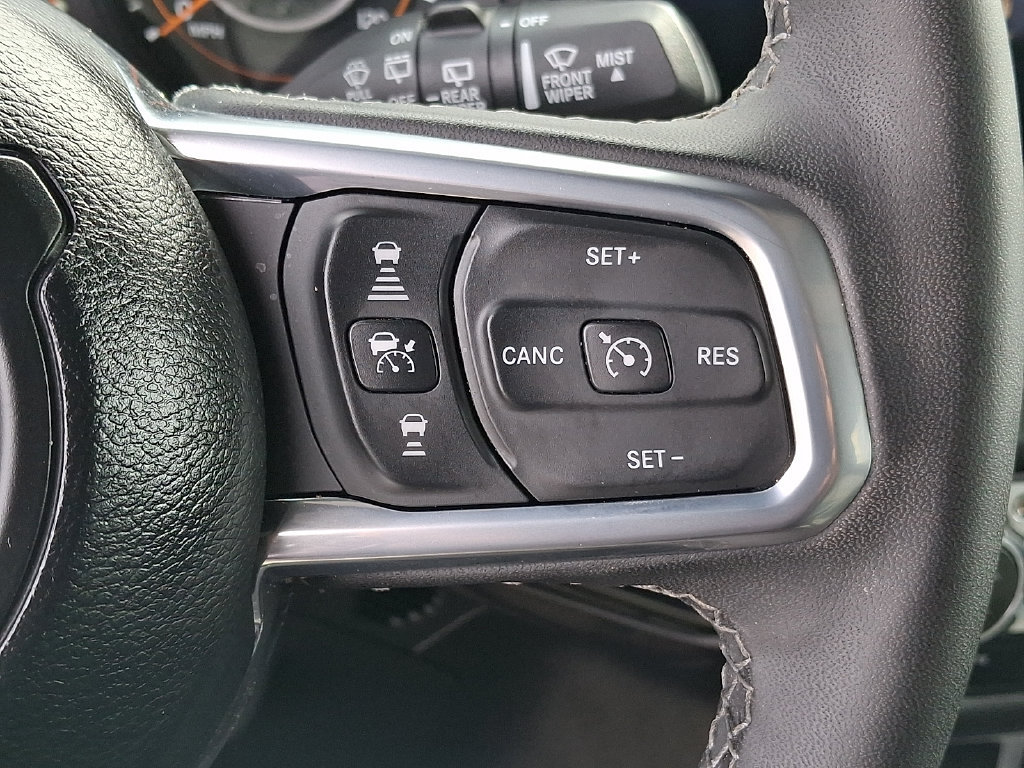 Certified 2025 Jeep Wrangler Unlimited Sahara w/ Dual Top Group AWD/4WD image 20