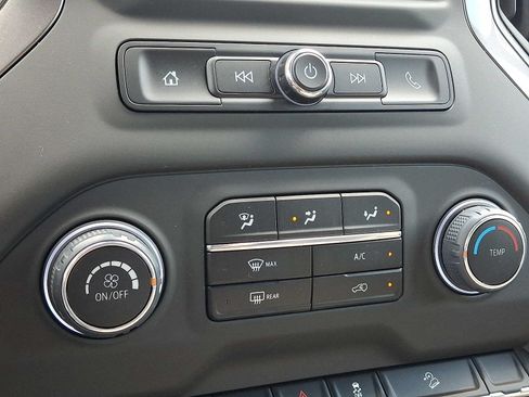 Used 2025 Chevrolet Silverado 2500 Custom w/ Custom Value Package AWD/4WD image 15