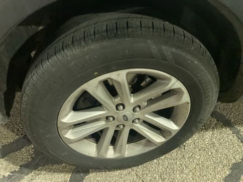 Used 2017 Ford Explorer XLT w/ Equipment Group 202A image 9