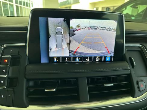 Used 2022 Chevrolet Tahoe LT w/ Luxury Package RWD image 28