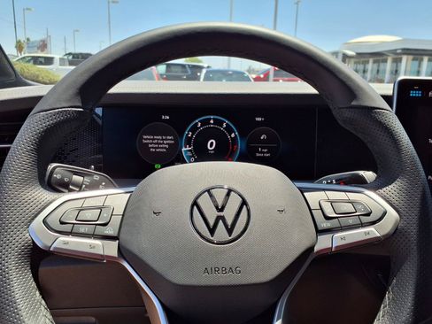 New 2026 Volkswagen Tiguan SE R-Line AWD/4WD image 17