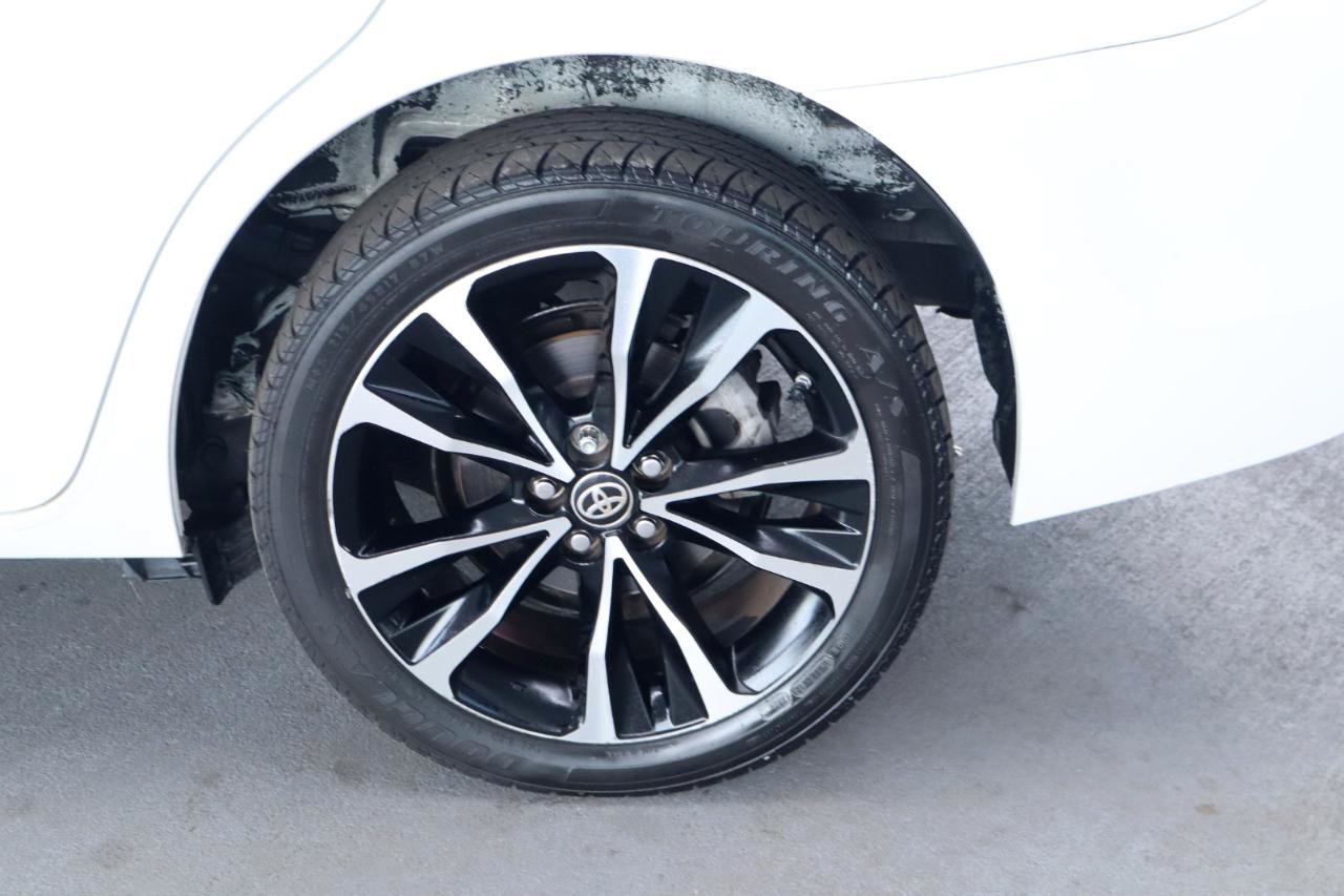 Used 2018 Toyota Corolla SE FWD image 11