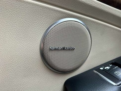 Used 2015 Mercedes-Benz SLK 350 image 26