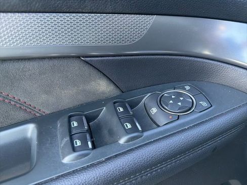 Used 2018 Ford Explorer XLT w/ Equipment Group 202A image 14