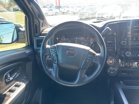 Used 2020 Nissan Titan PRO-4X w/ Pro-4x Convenience Package image 13