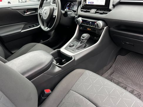 Used 2023 Toyota RAV4 AWD Hybrid image 16