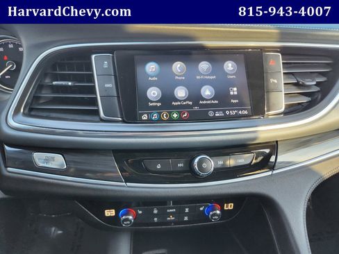 Used 2021 Buick Enclave Essence image 8