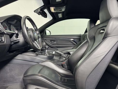 Used 2018 BMW M4 Coupe RWD image 4
