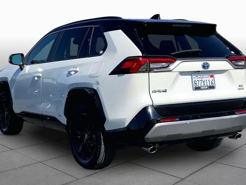 Used 2022 Toyota RAV4 XSE AWD/4WD image 11