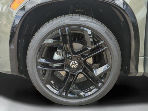 New 2026 Volkswagen Tiguan SE R-Line FWD image 47