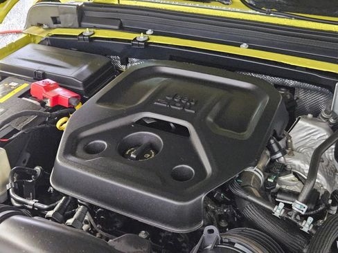 Used 2024 Jeep Wrangler Unlimited Sahara image 39