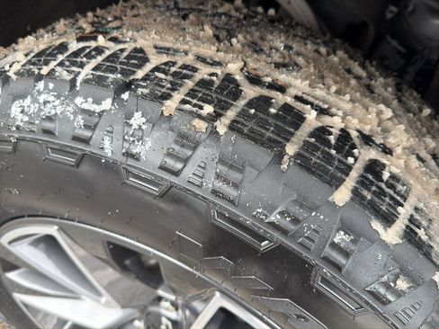 Certified 2023 Chevrolet Suburban Z71 w/ Luxury Package image 9