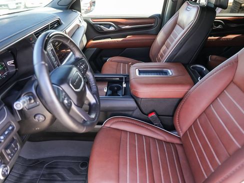 Used 2023 GMC Yukon XL Denali Ultimate AWD/4WD image 12
