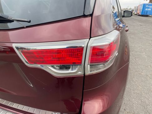 Used 2015 Toyota Highlander XLE FWD image 28