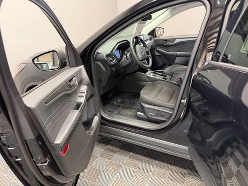 Used 2023 Ford Escape Active w/ Tech Pack #1 AWD/4WD image 14