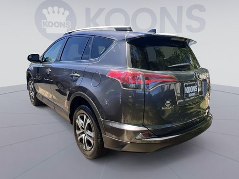 Used 2016 Toyota RAV4 LE FWD image 2