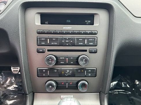 Used 2012 Ford Mustang GT Premium w/ HID Headlamps & Security Pkg RWD image 22