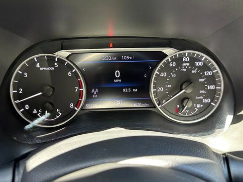 Used 2020 Nissan Sentra SR w/ Electronics Package FWD image 27