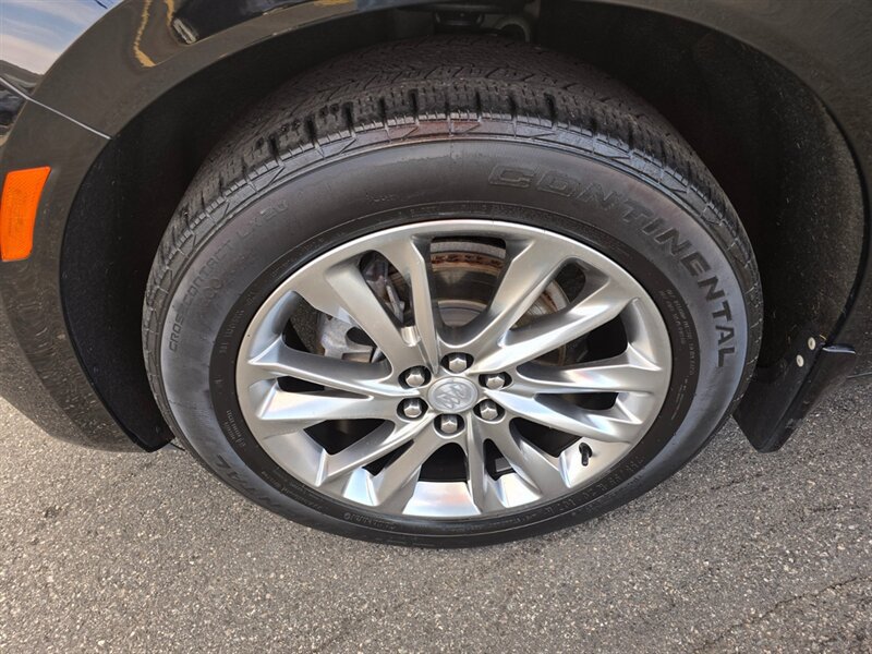 Used 2022 Buick Enclave Avenir w/ Avenir Technology Package AWD/4WD image 29