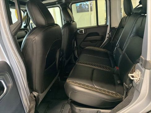 Used 2021 Jeep Wrangler Unlimited Sahara AWD/4WD image 15