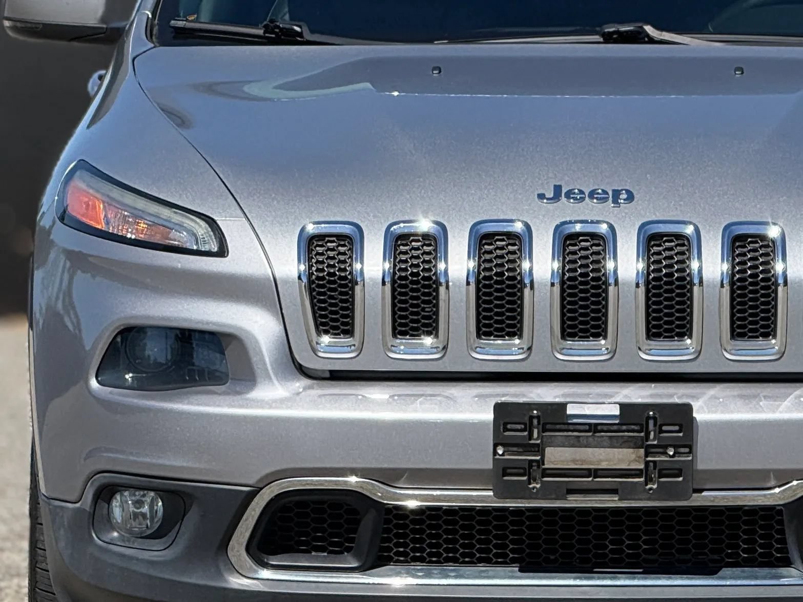Used 2015 Jeep Cherokee Limited AWD/4WD image 11