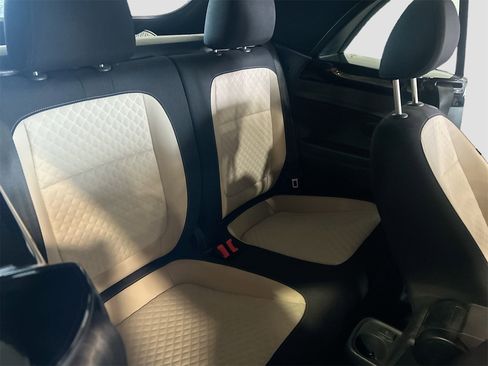 Used 2019 Volkswagen Beetle 2.0T SE image 26