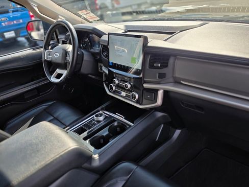 Used 2024 Ford Expedition Max XLT image 9