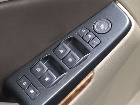 Used 2019 Chevrolet Tahoe Premier RWD image 27