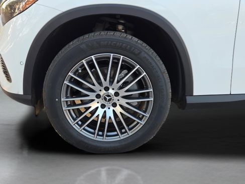 Used 2025 Mercedes-Benz GLC 300 image 30