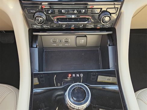 Used 2024 Jeep Grand Cherokee Limited w/ Luxury Tech Group II image 20