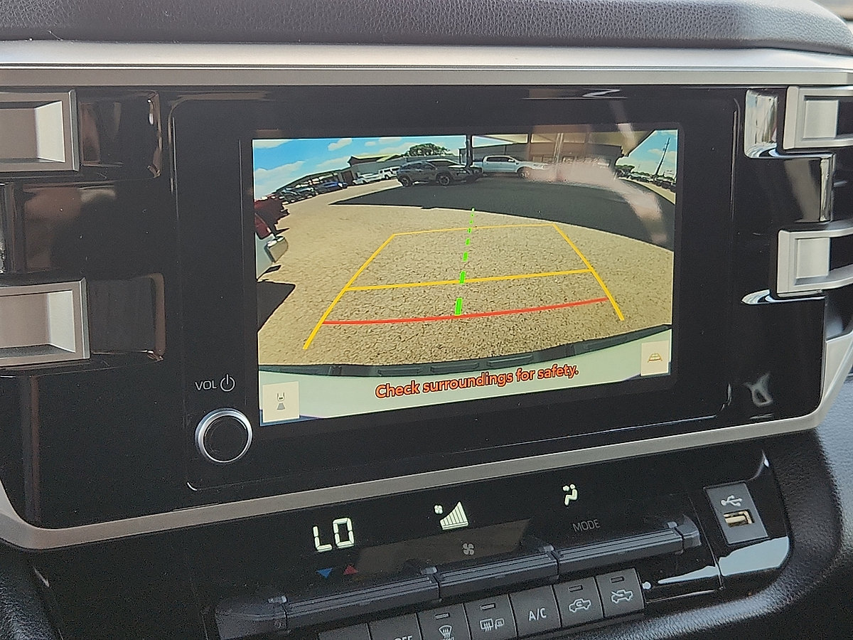 Used 2025 Toyota Tundra SR5 AWD/4WD image 9
